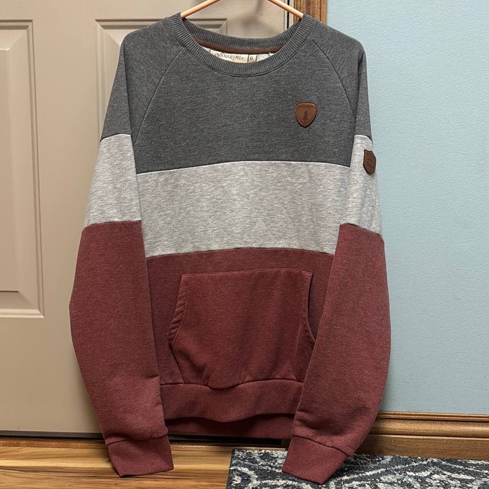 Wanakome Gray and Brown Crewneck Sweater Soft Casual Design